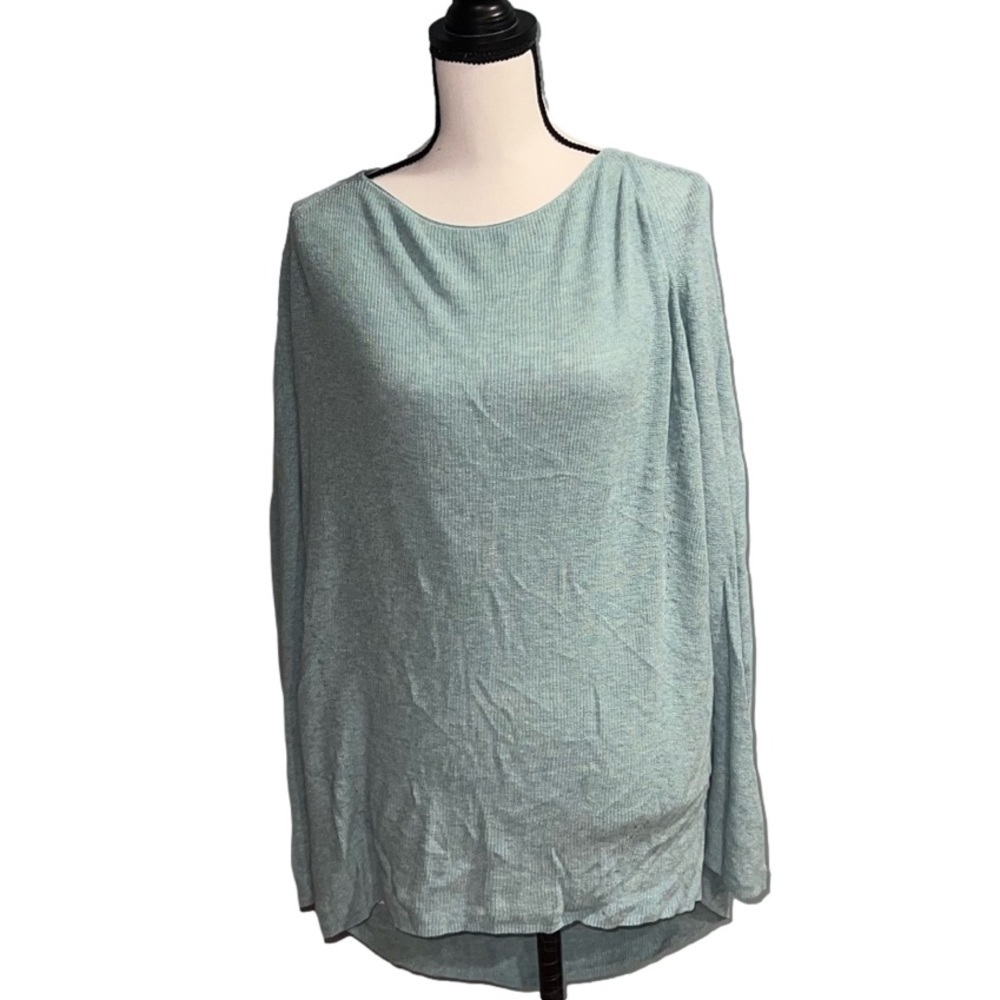 **NWOT** Lou & Grey- blue king sleeve shirt